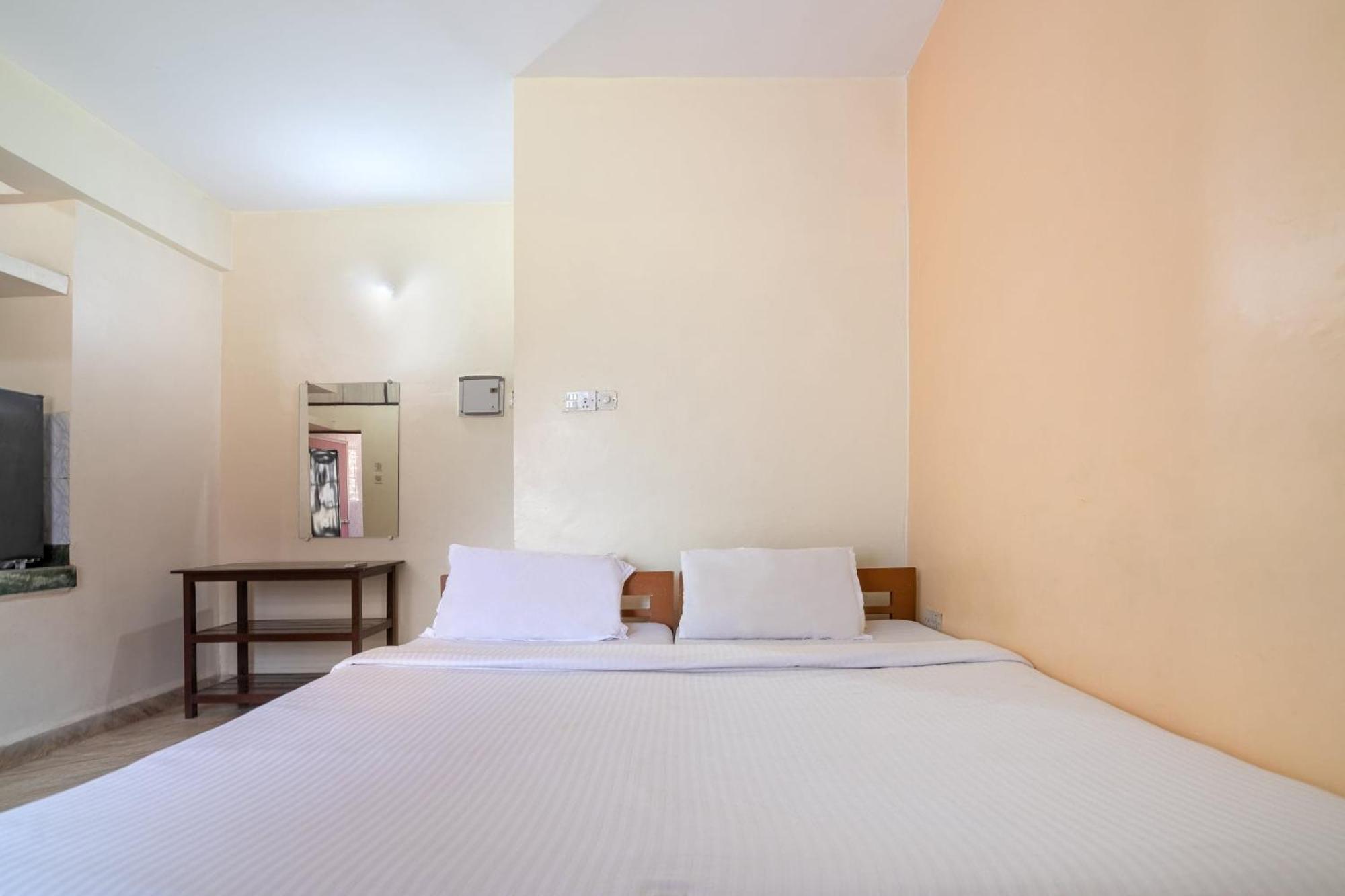 Spot On Ps Guest House Calangute Exterior foto